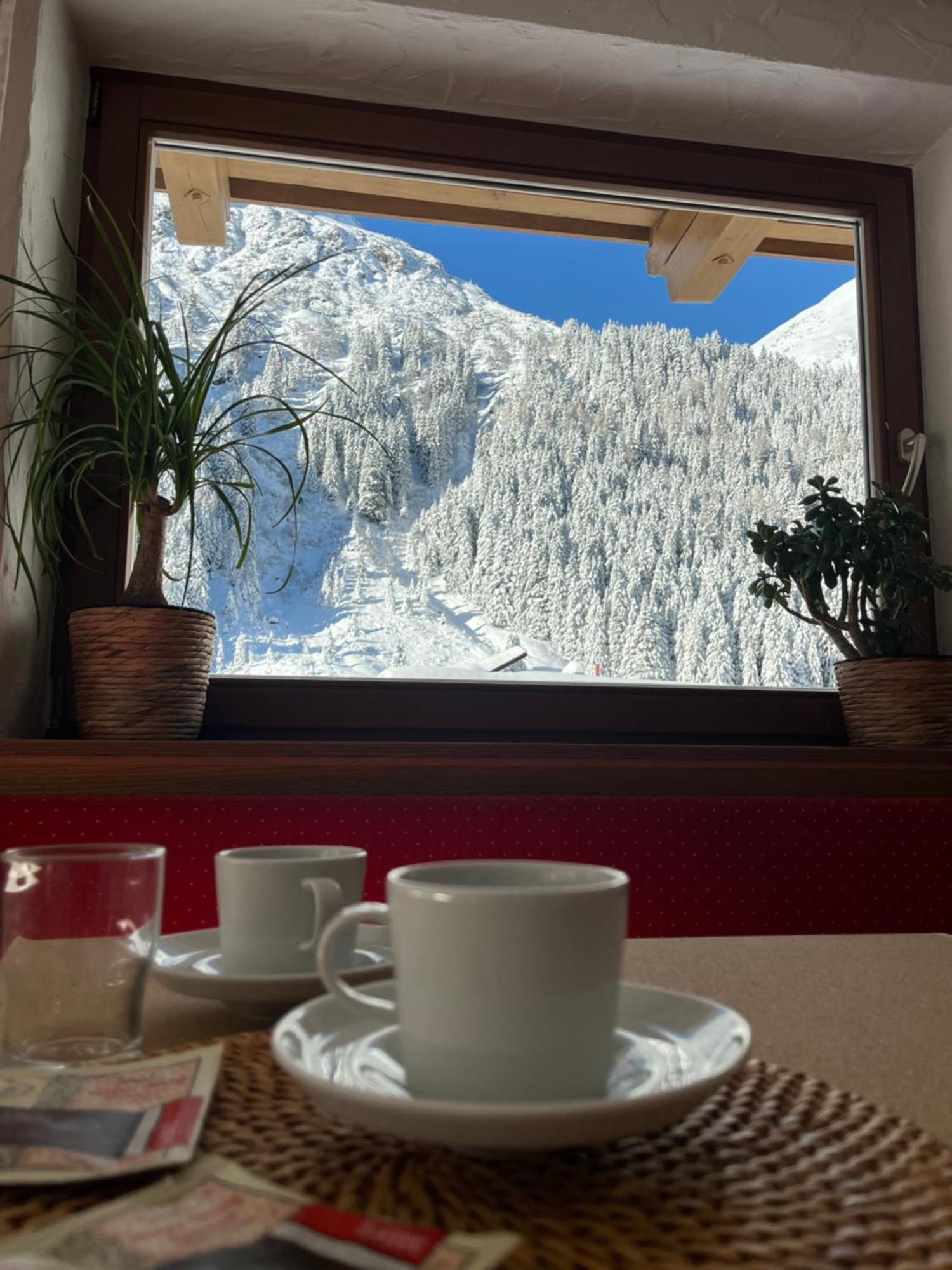 Pension Dorfplatzl Pitztal Plangeross Exterior photo