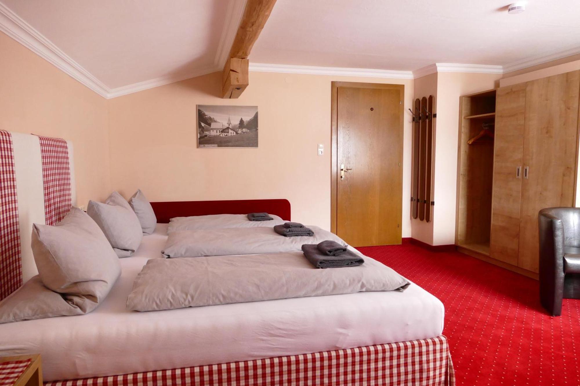 Pension Dorfplatzl Pitztal Plangeross Exterior photo